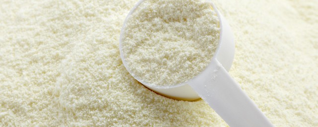 Новая Зеландия сократила экспорт сухого молока на 42%
